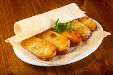 fırında patates dilimli