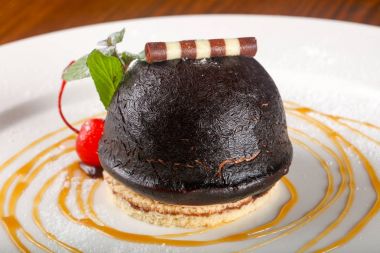 Tatlı çikolatalı pasta.