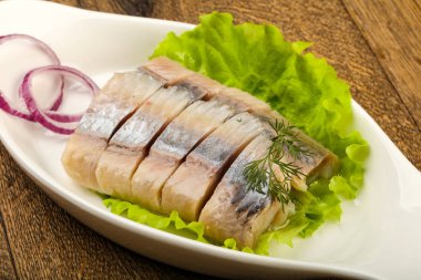 Dilimlenmiş ringa balığı filetosu