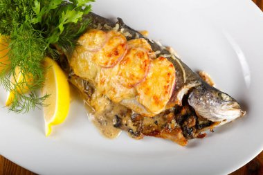 Mantar dolması alabalık