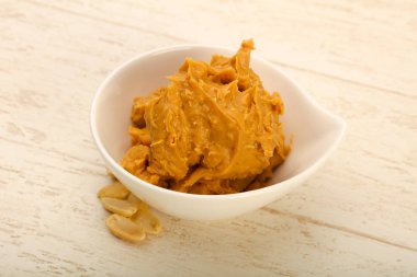 Fıstık ezmesi kase