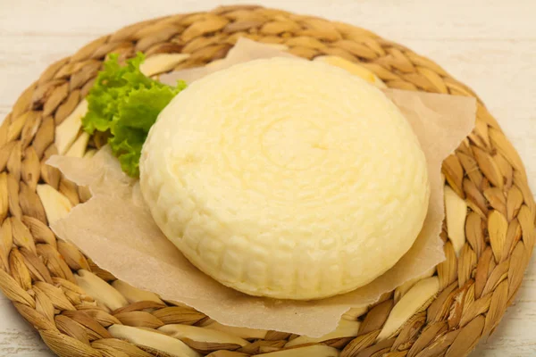 Junger Käse suluguni — Stockfoto