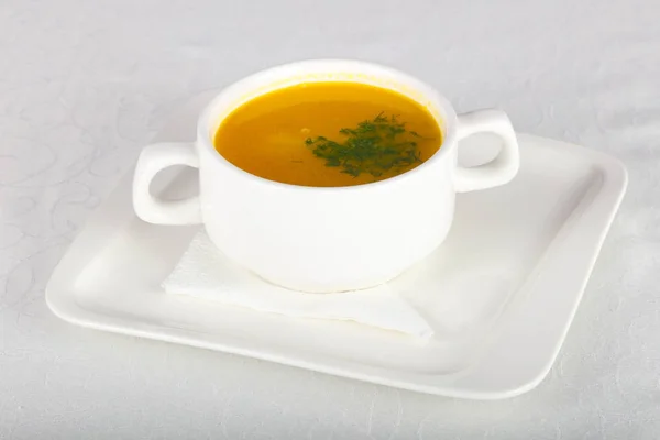 Sopa de frango com endro — Fotografia de Stock