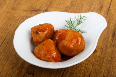 Domates soslu köfte. 