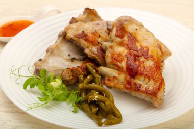 kavrulmuş yedek kaburga