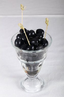 kabın içinde Siyah Zeytin 