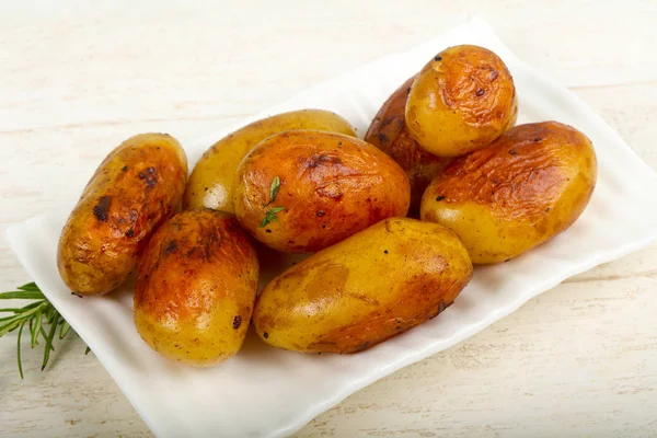 Papa al horno en el plato — Foto de Stock