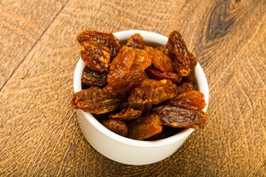 Beyaz kase kuru kuru üzüm