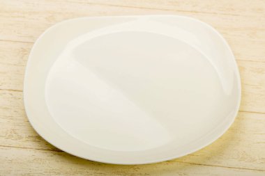 Boş beyaz tabak 