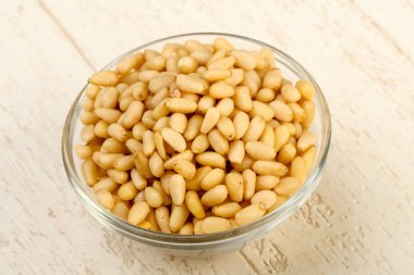 Sedir fındık yığın kase