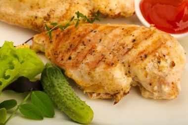 kavrulmuş tavuk göğsü