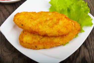Beyaz tabak patates gözlemesi