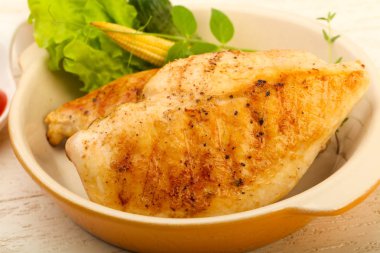 kavrulmuş tavuk göğsü