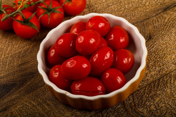 Eingelegte Kirschtomaten — Stockfoto