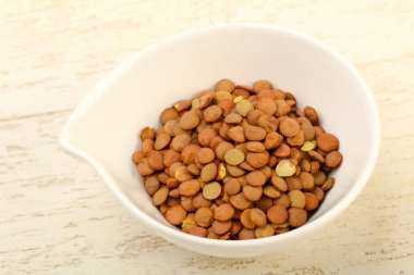 Kabın içinde ham mercimek