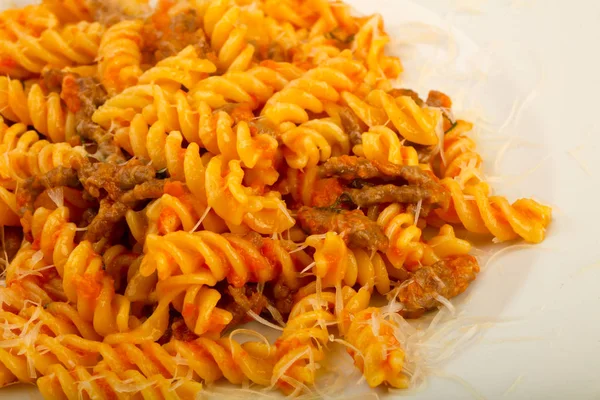 Fussili Bolognese Nudeln — Stockfoto