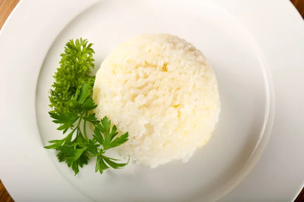 Gestoomde rijst met peterselie — Stockfoto