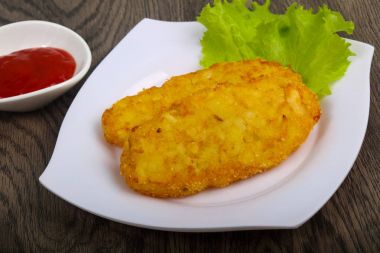 Beyaz tabak patates gözlemesi