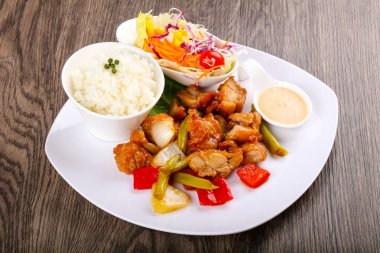 Fry teriyaki domuz eti ilave edin