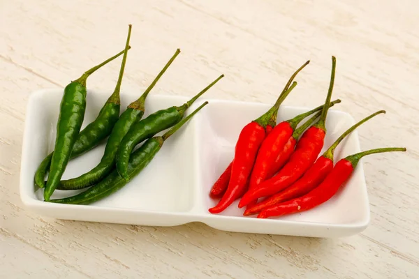 Chili peppers heap i skål — Stockfoto