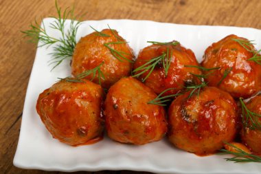 Domates soslu köfte.