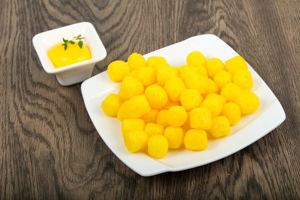 Bolinhas de milho de queijo — Fotografia de Stock