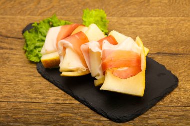 Kagit üzerinde İspanyol hamon