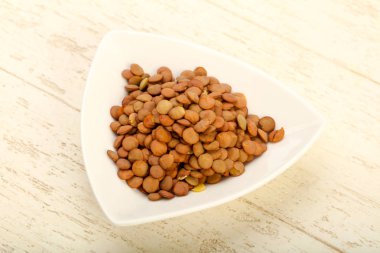 Kabın içinde ham mercimek