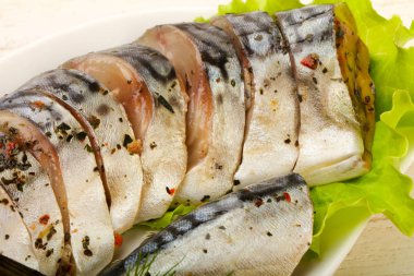 Tabakta tütsülenmiş Scomber