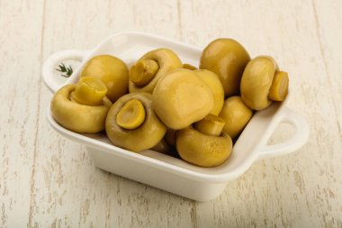 Kabın içinde Marine petrol 