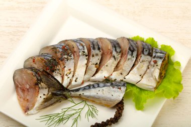 Tabakta tütsülenmiş Scomber