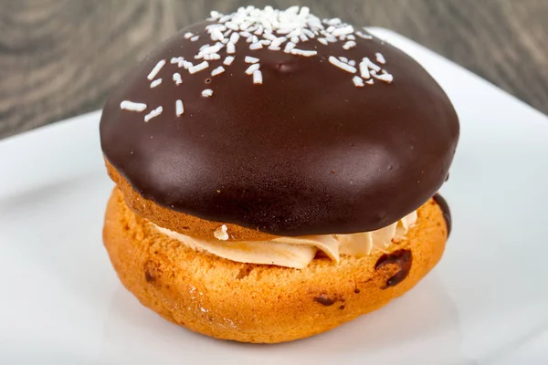 Bouchee cake with chocolate — Stock Photo, Image