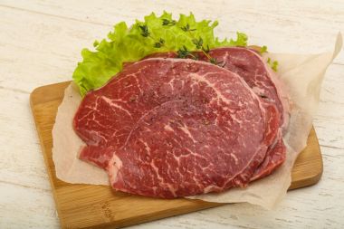 Çiğ Dana şnitzel ile baharat