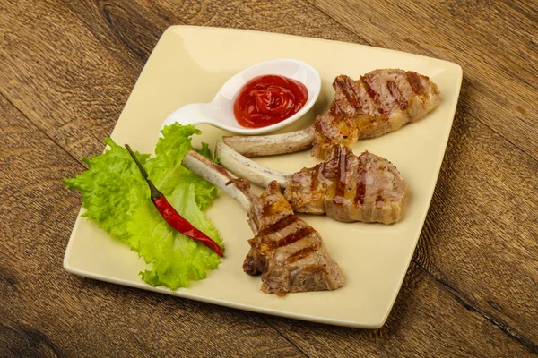 Grilled lamb on plate — Stock Photo, Image