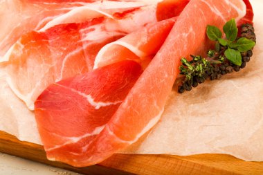 Kagit üzerinde İspanyol hamon