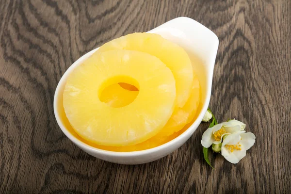 Canned pineapple in bowl
