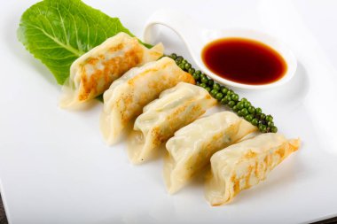 Japonya köfte - sosu karides et ve sebze ile 