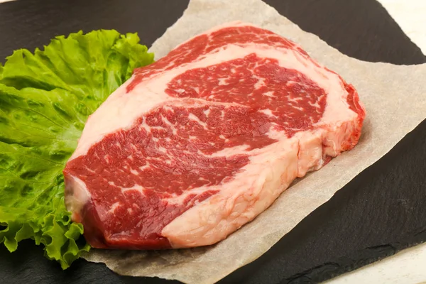 Rippenauge rohes Steak — Stockfoto