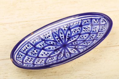 Ev için boş tabak ya da ahşap masa arka plan üzerinde Restoran