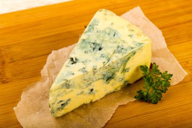 mavi peynir maydanoz ile