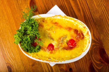 Peynir maydanoz hizmet Cocotte mantar 