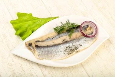 Ringa balığı filetosu ye, ahşap arka plan üzerinde için hazır