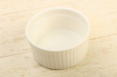 Ev için boş tabak ya da ahşap masa arka plan üzerinde Restoran