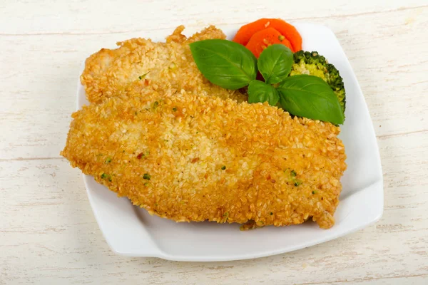 Pollo Con Semillas Sésamo Verduras Hervidas Sobre Fondo Madera —  Fotos de Stock