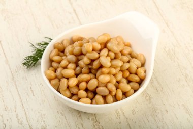 Dereotu şubesi ile kasede beyaz börülce 