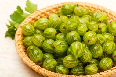 Bektaşi closeup kase ahşap masa arka plan üzerinde