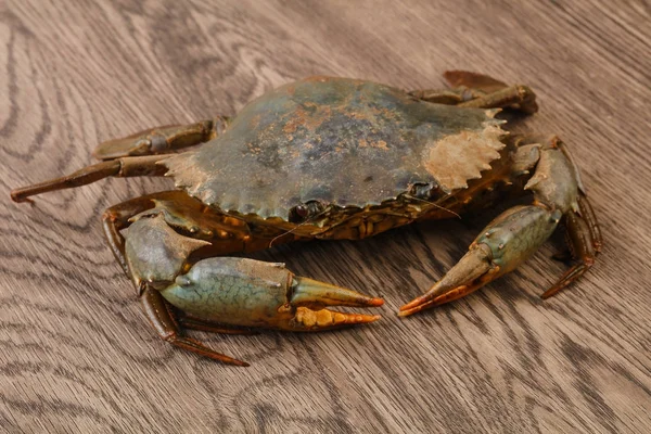 Crabe Cru Sur Fond Bois Prêt Pour Cuisson — Photo