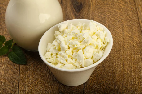 Queso Cabaña Tazón Sobre Fondo Madera — Foto de Stock