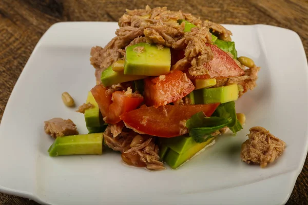 Tuna Avocado Salad Tomato Served Sesame Seeds — Stock Photo, Image