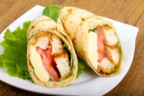 Chicken Bread Roll Salad Leaves Wooden Background — Stock Photo, Image